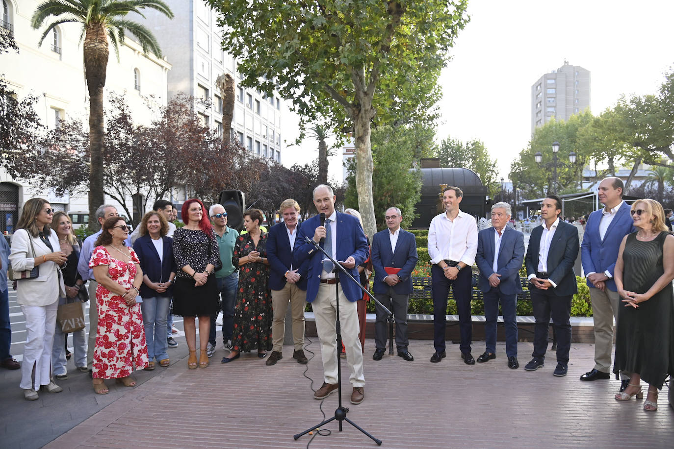 Placa homenaje a los veterinarios.