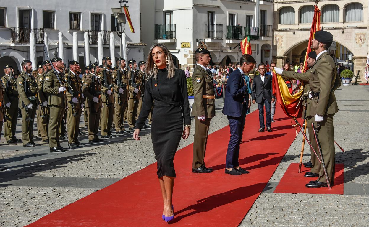 El acto de la jura de bandera este sábado en la Plaza Alta de Badajoz ha comenzado sobre las 12 horas. 