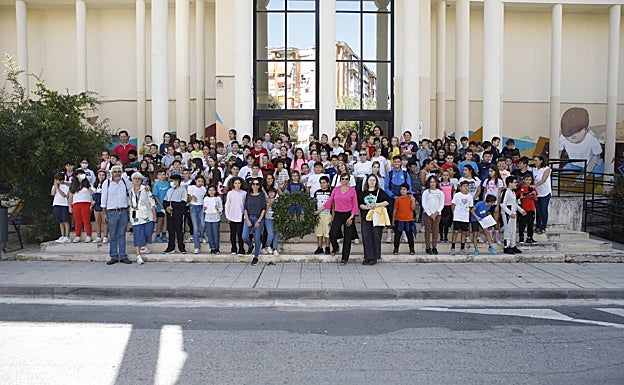 Participantes en el homenaje. 