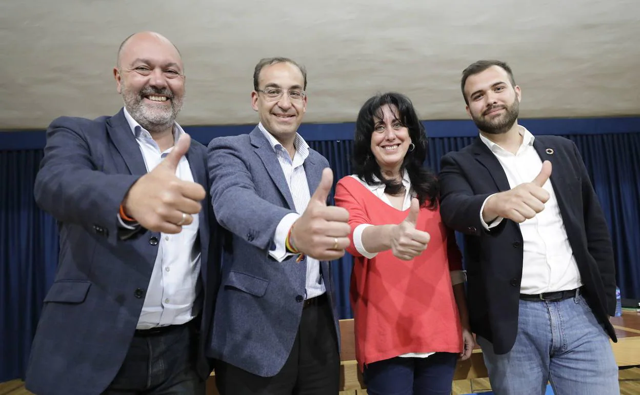 Francisco Alcántara, Rafael Mateos, Consuelo López y Luis Salaya en la campaña electoral de mayo de 2019. 