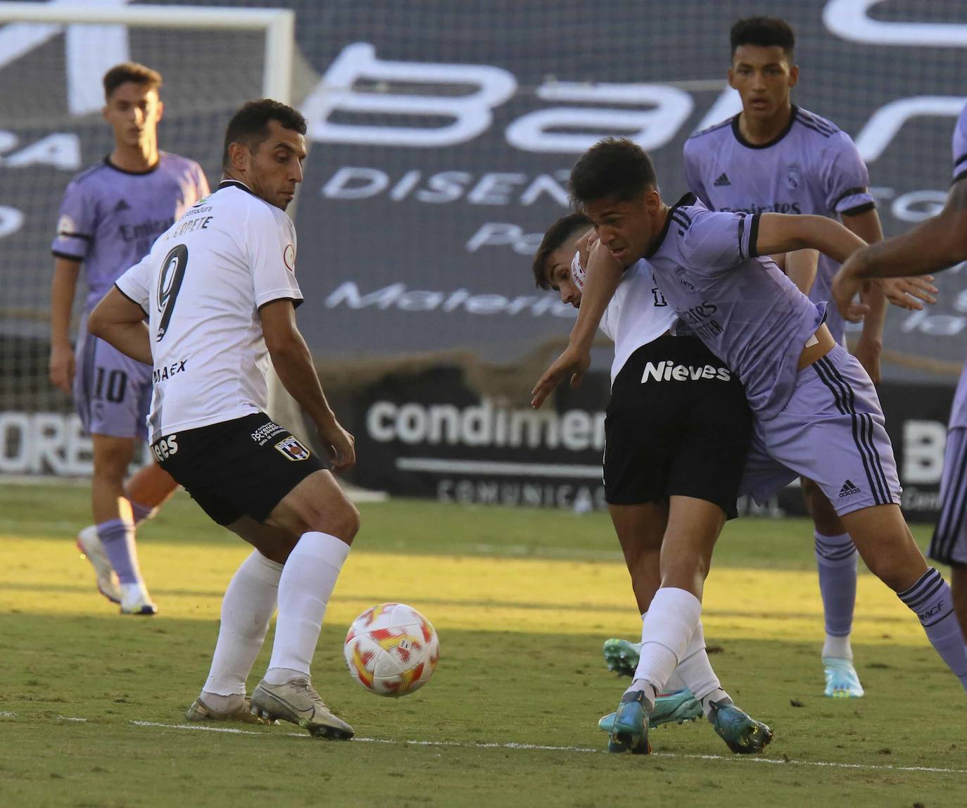 Fotos: Las mejores imágenes del Mérida-Real Madrid Castilla