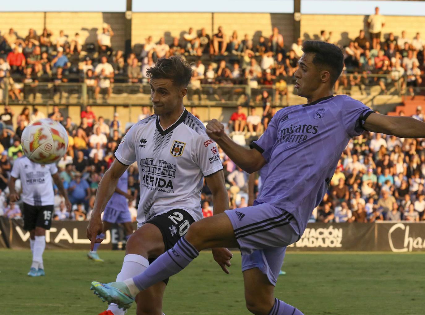 Fotos: Las mejores imágenes del Mérida-Real Madrid Castilla