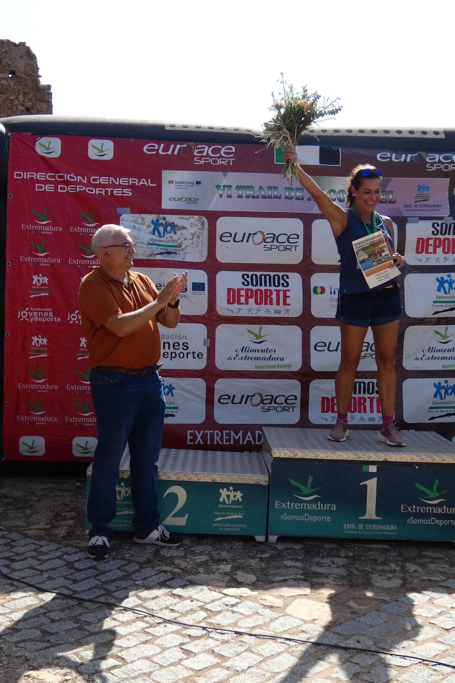 Más de un centenar de corredores participaron en las dos modalidades del trail que llevó de El Terrero a el castillo de Miraflores. 