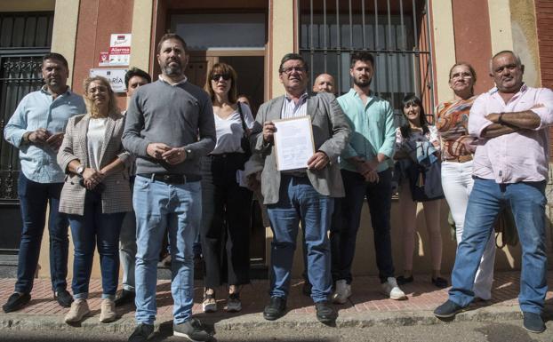 Alcaldes contra el vertedero:« Ni en Salvatierra ni en ningún término municipal»