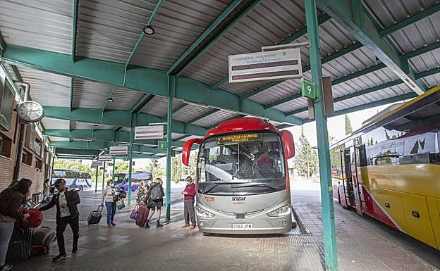 La Junta espera 168.000 usuarios del nuevo bono gratuito de transporte por autobús
