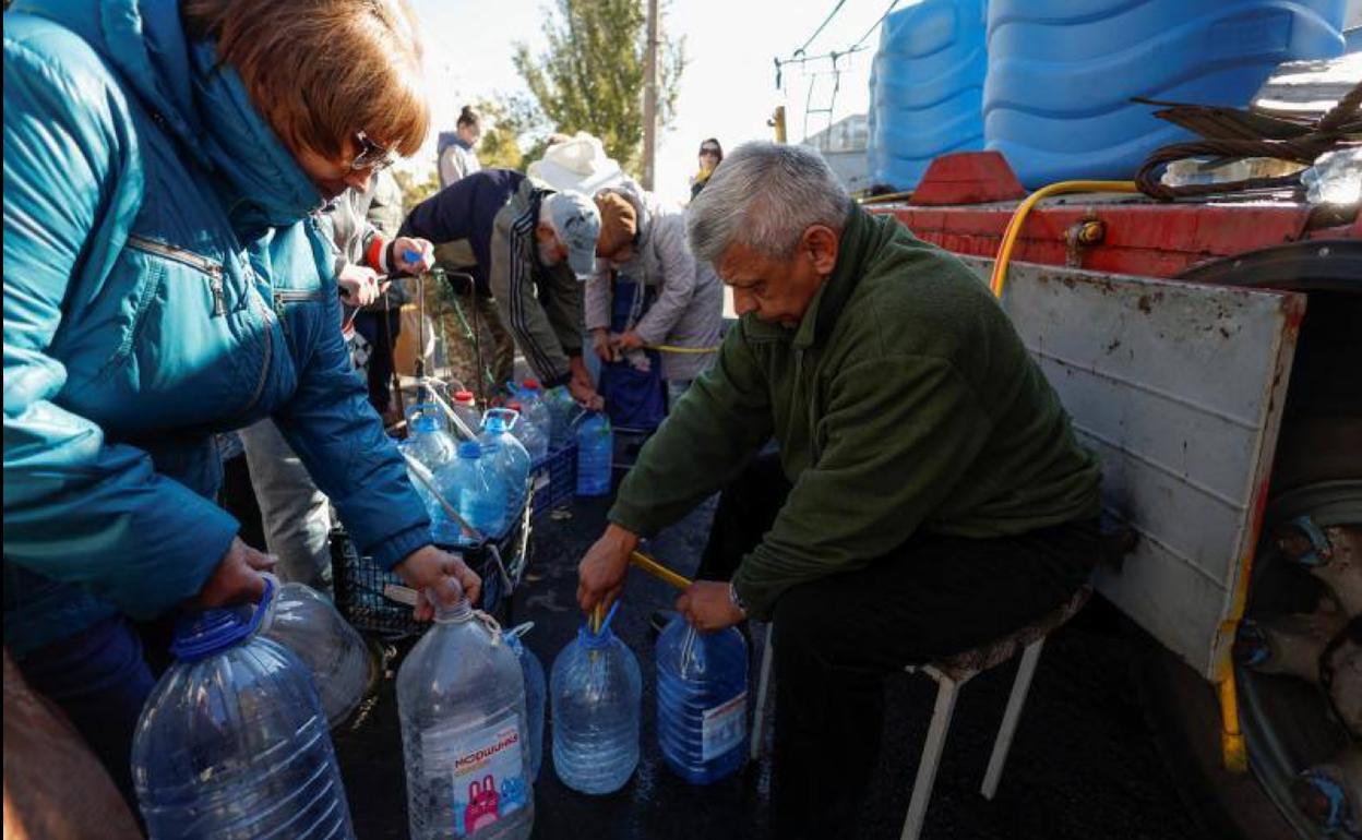 El Kremlin pondrá en marcha un programa de reasentamiento para los civiles que abandonden Jersón ante el avance ucraniano.