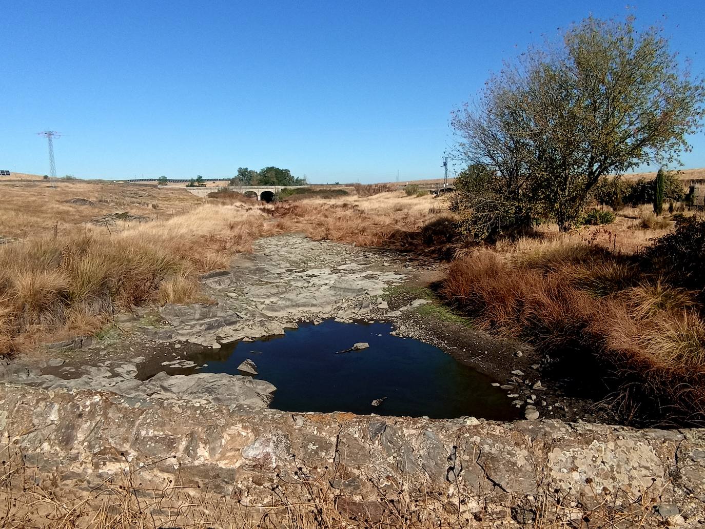 El río Magasca cerca de Trujillo, que en verano pierde su corriente de agua.