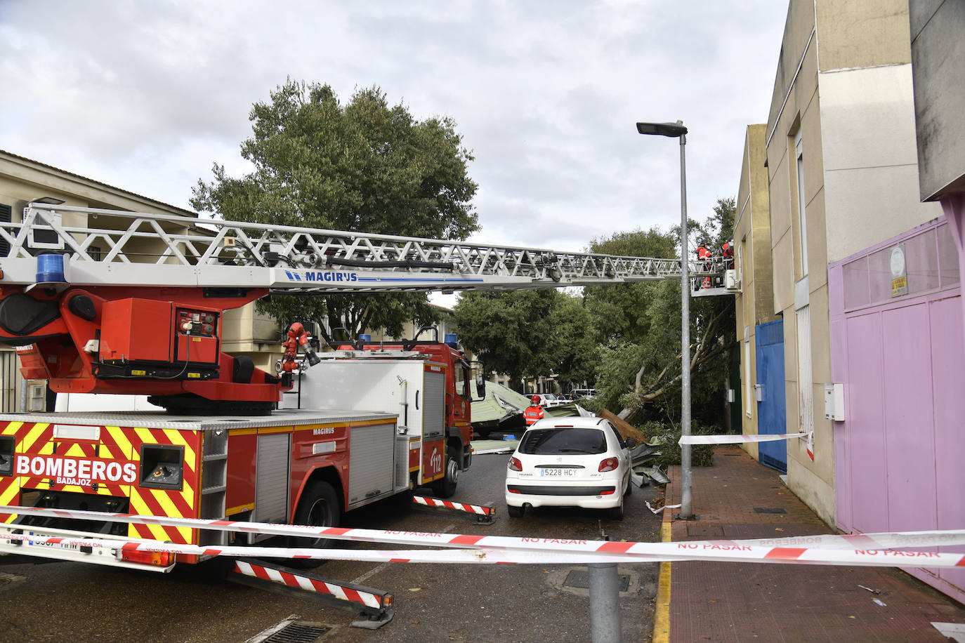 Fotos: La borrasca Béatrice causa desperfectos en Badajoz