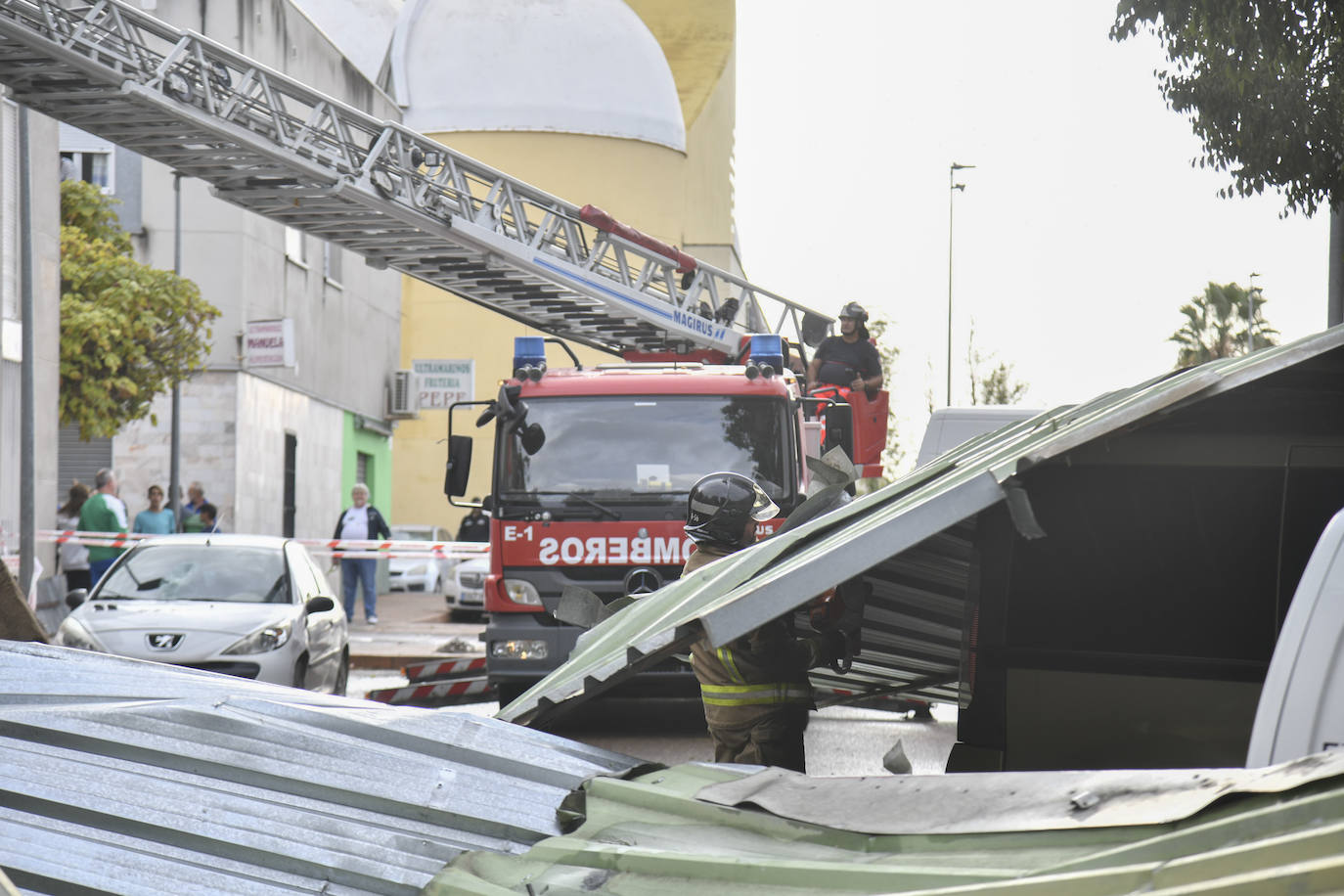 Fotos: La borrasca Béatrice causa desperfectos en Badajoz