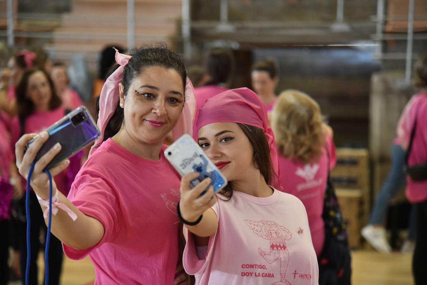 Fotos: Zumba contra el cáncer de mama en Badajoz