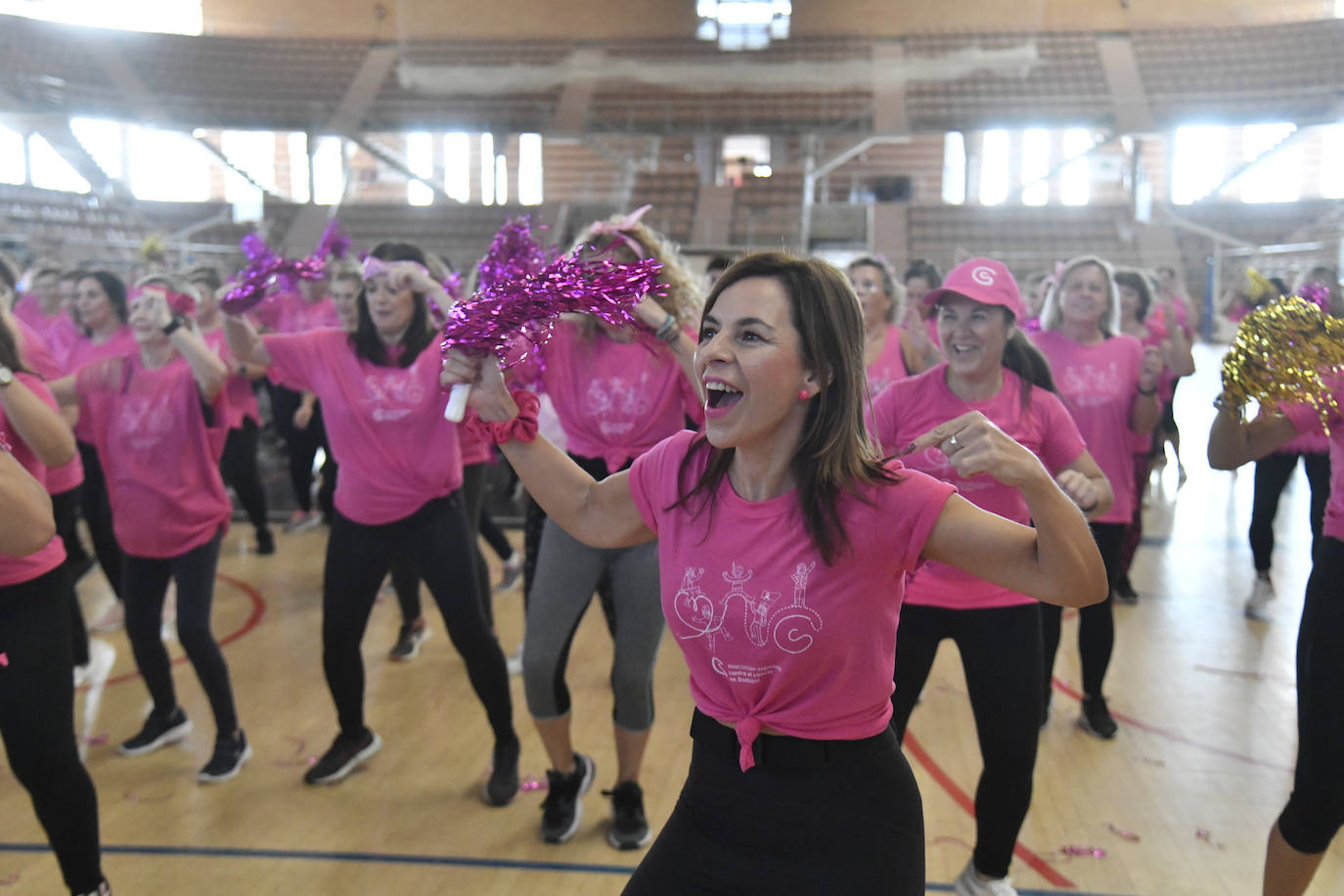 Fotos: Zumba contra el cáncer de mama en Badajoz