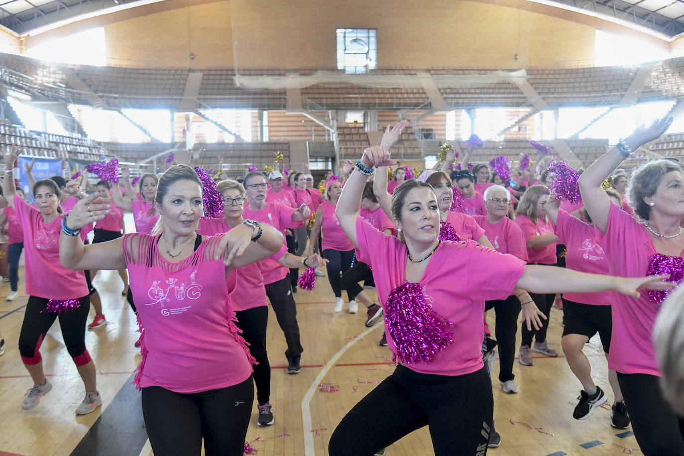 Fotos: Zumba contra el cáncer de mama en Badajoz