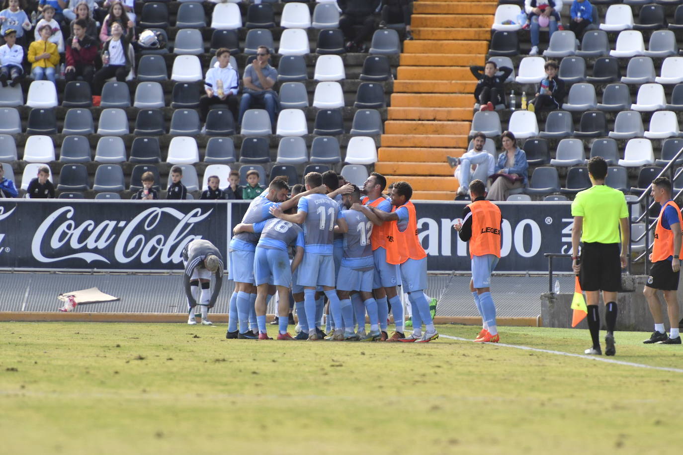 Fotos: Dura derrota del CD Badajoz en el Nuevo Vivero