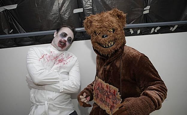 Escena del pasaje de terror en una celebración de Halloween en la Mejostilla.
