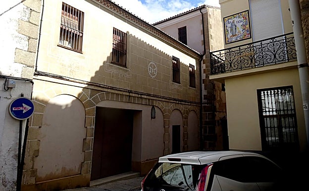 Edificio construido sobre la Plazuela del Aire. 