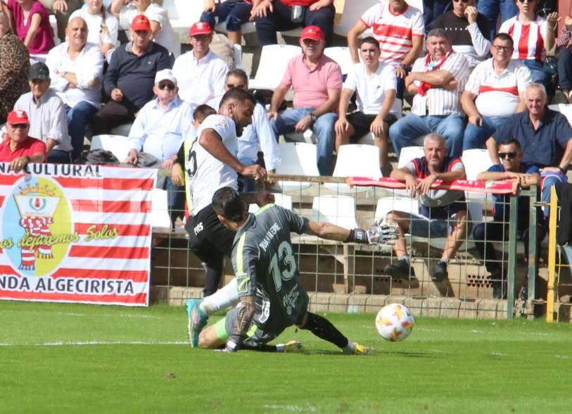 Fotos: El encuentro entre el Mérida y el Algeciras, en imágenes