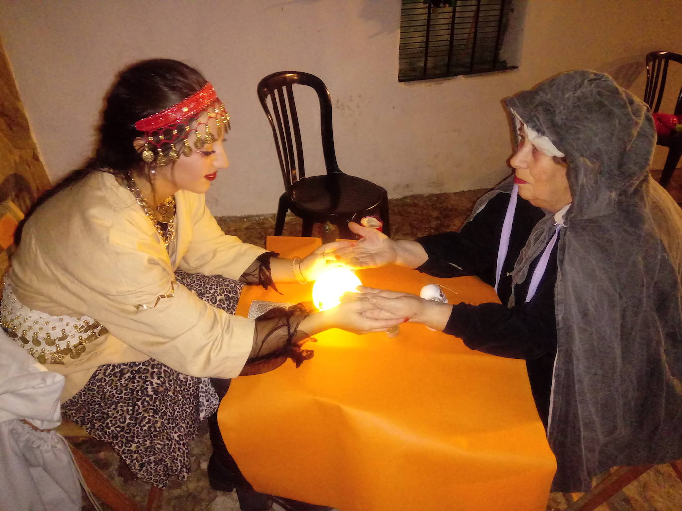 La calle Venero y su entorno acogieron las activiadades de 'Noche de Ánimas' 2022. 