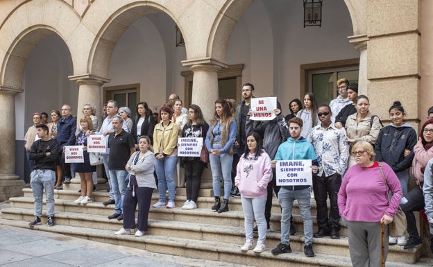 La mujer asesinada en Valencia de Alcántara tenía otra hija de ocho años que vive en Marruecos 