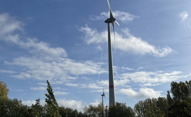 Turbina eólica en Eeklo, Bélgica.