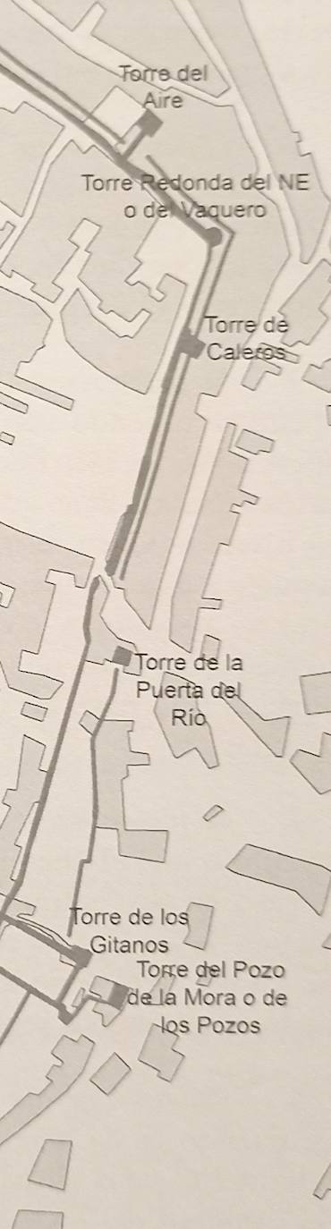 Situación de la Torre del Aire y otras torres que miraban a la Ribera del Marco, en un plano del libro 'La des-construcción de la muralla de Cáceres'.