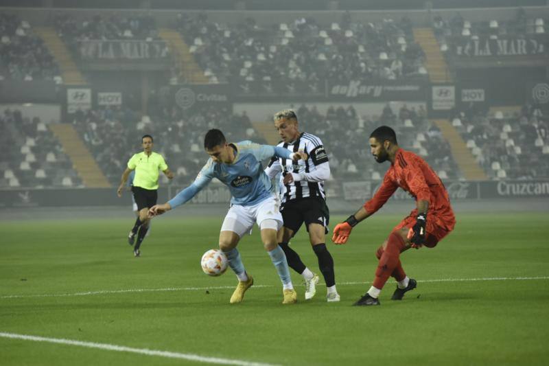 Fotos: El Badajoz se reencuentra con la victoria (1-0)