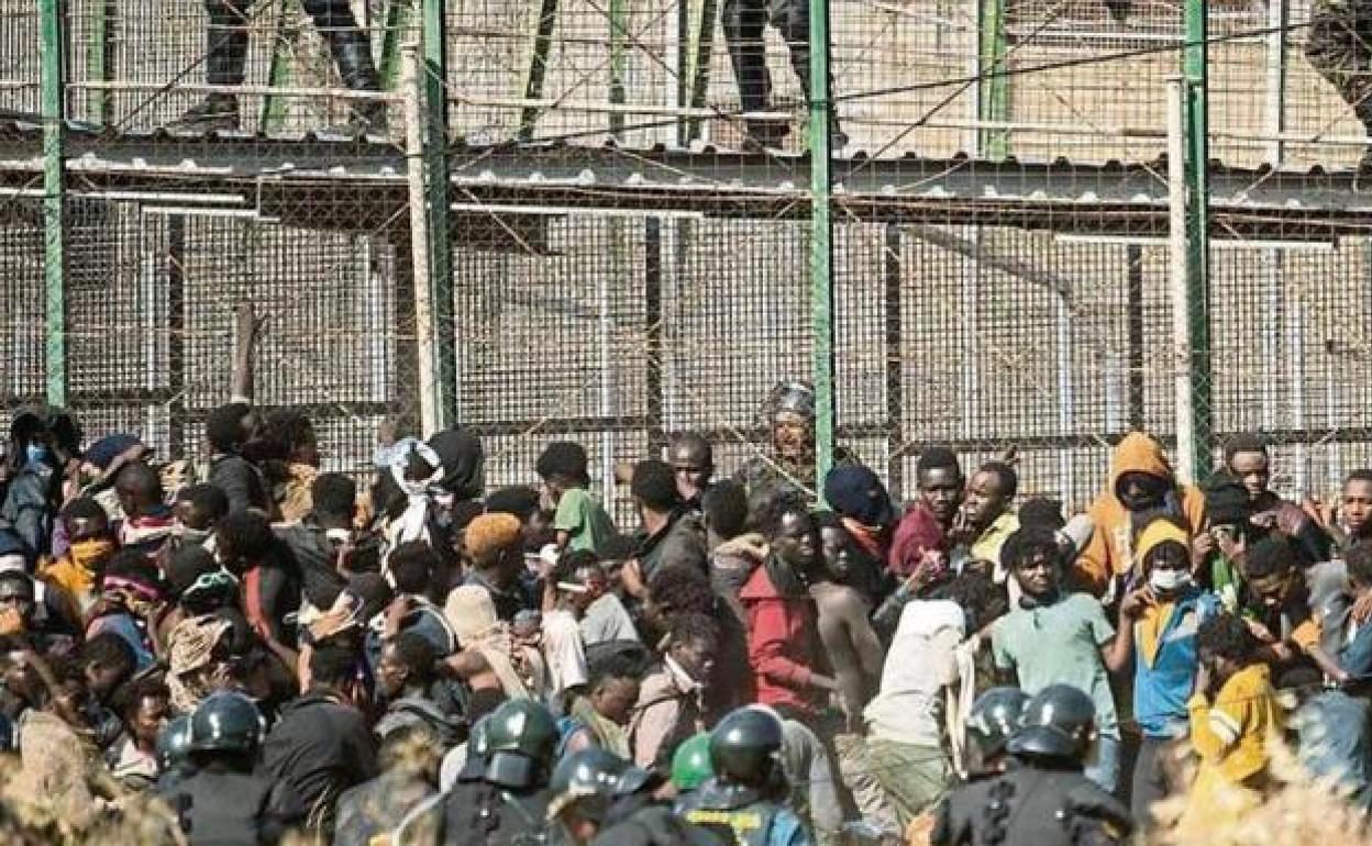 Melilla une a Vox y Sánchez