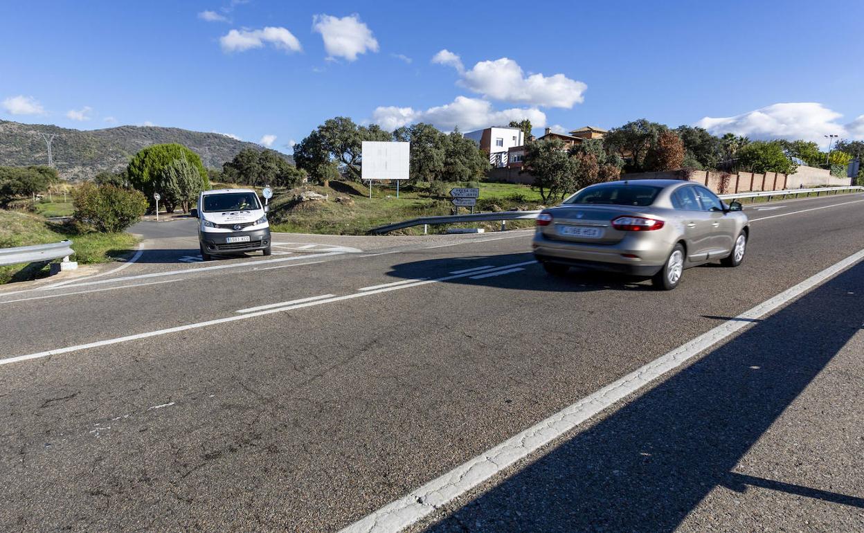 Los vecinos del K-4 de Plasencia piden más seguridad tras el último accidente en el cruce de la N-110