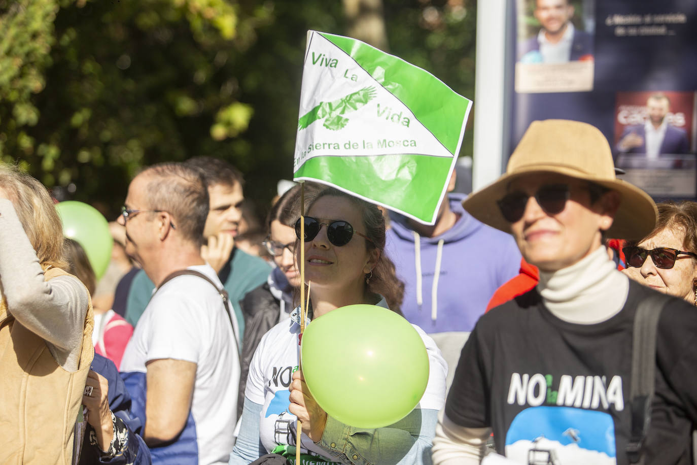 Fotos: Los cacereños gritan «¡No a la mina!» y muestran su disgusto con la Junta y Salaya