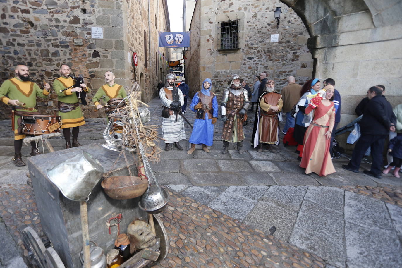 Música de calle y animación llena el Mercado Medieval