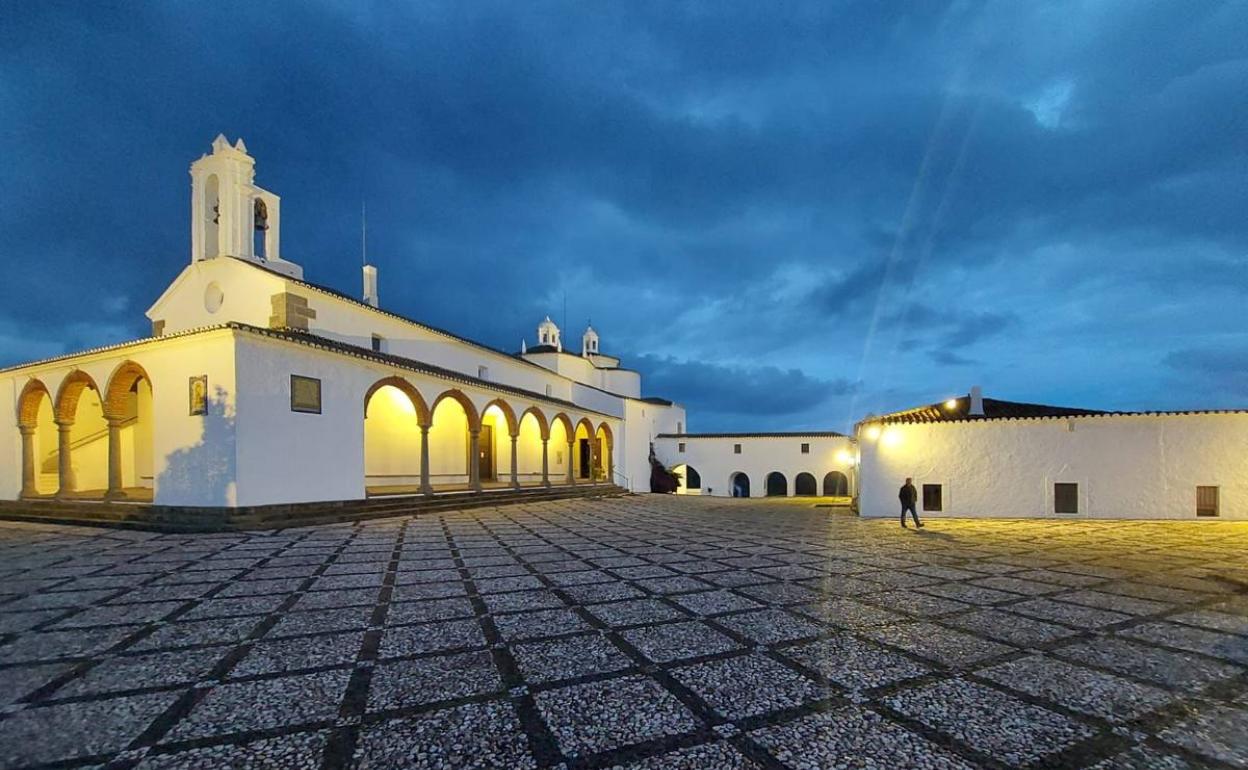 Finalizadas las obras de iluminación interior y exterior del Santuario de los Remedios