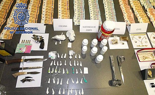 Sustancias y efectos intervenidos en la operación policial. 