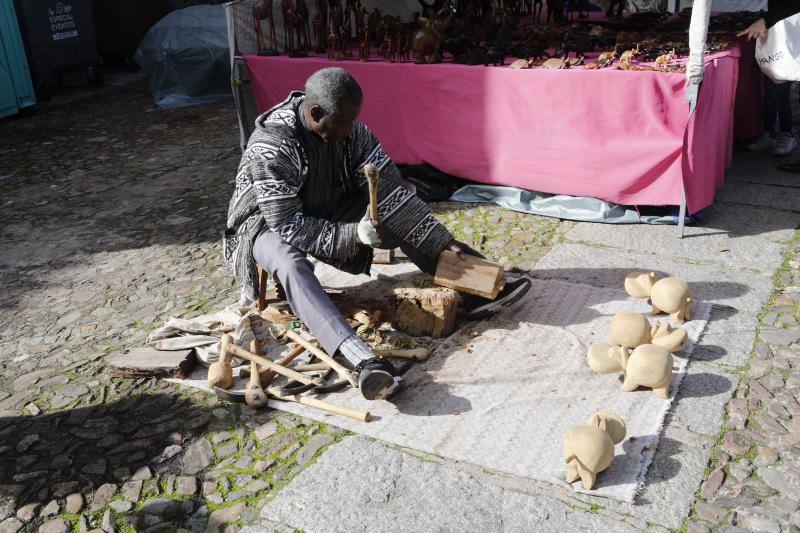 Fotos: El Mercado Medieval de Cáceres, ante su jornada más multitudinaria