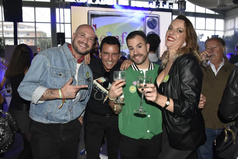 Fotos: ¿Conoces a los asistentes de la fiesta de los noventa en Badajoz?