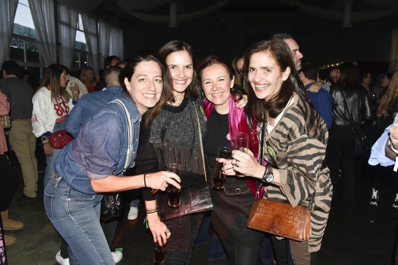 Fotos: ¿Conoces a los asistentes de la fiesta de los noventa en Badajoz?