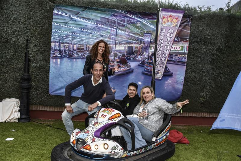 Fotos: ¿Conoces a los asistentes de la fiesta de los noventa en Badajoz?