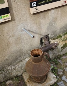 Imagen secundaria 2 - Las fuentes históricas de Cáceres se ahogan en el abandono
