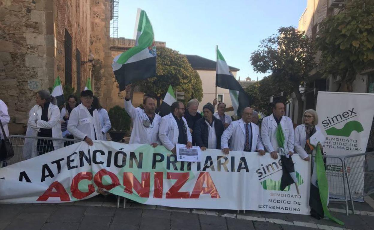 La Junta respeta la huelga de médicos antes de unas elecciones sindicales cuando «generalmente hay más movimientos»