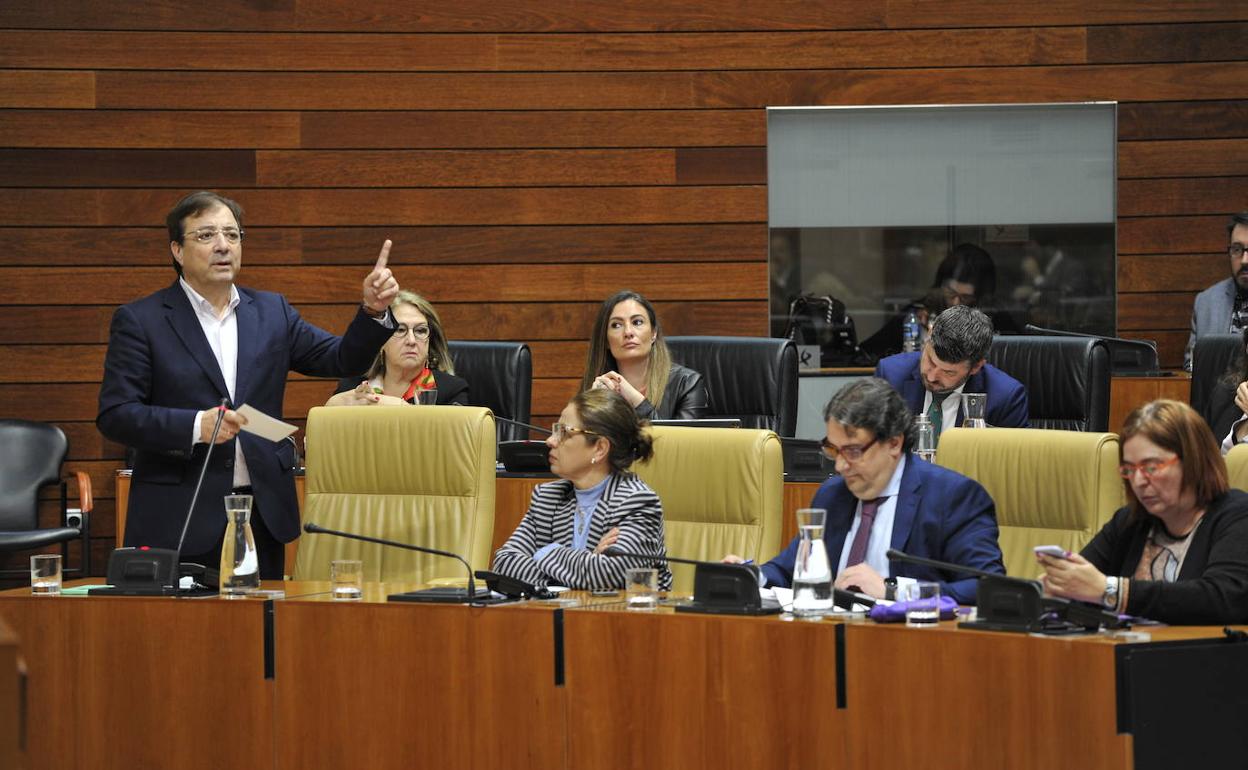 Vara durante su intervención en la Asamblea.