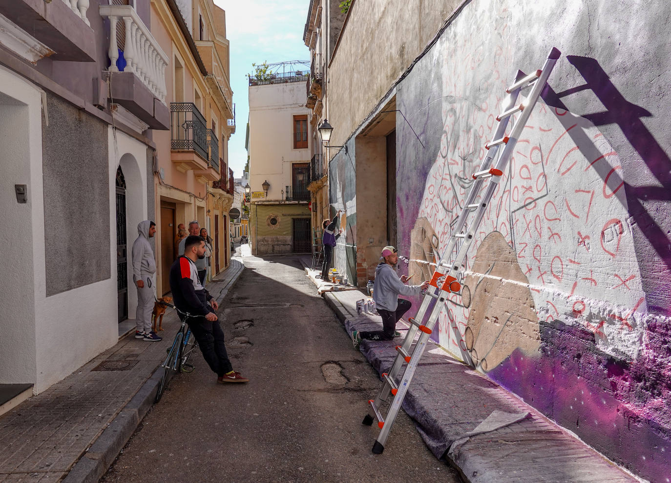 Fotos: Badajoz Pinta decora los murales del Casco Antiguo