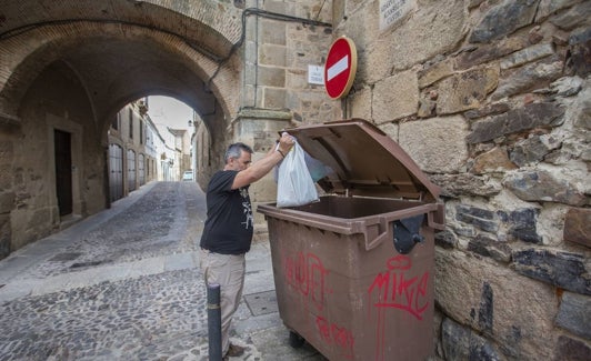 Los contenedores tradicionales pasarán a la historia en el casco viejo. 