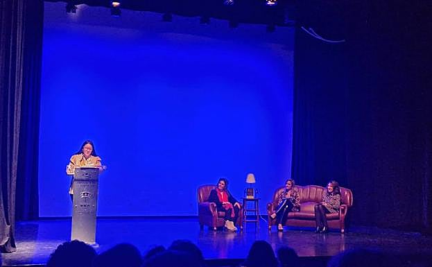 Imagen principal - &#039;El hijo de la sombras&#039; cobró vida durante su presentación