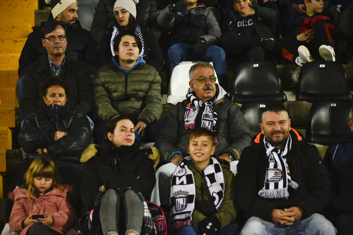 Fotos: Búscate en la grada del Nuevo Vivero