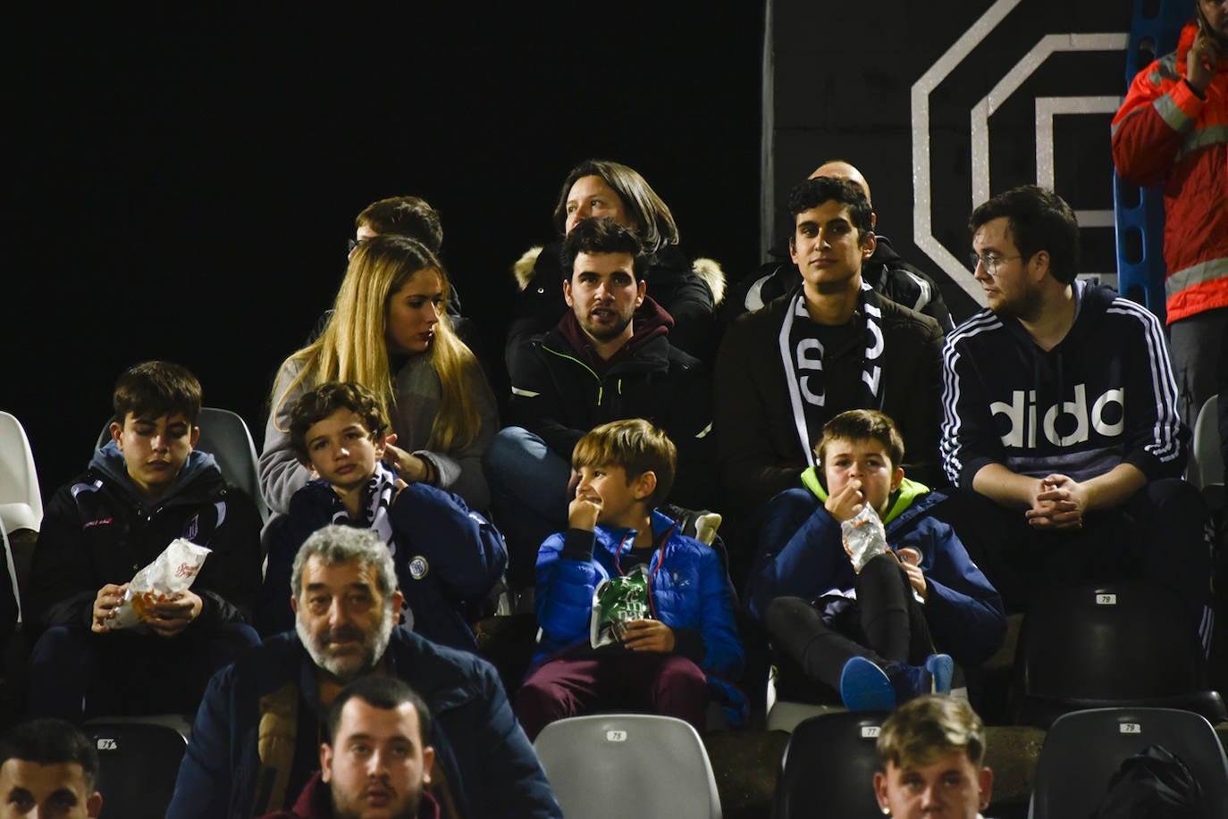 Fotos: Búscate en la grada del Nuevo Vivero