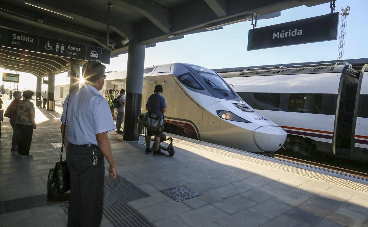 Tren Alvia en servicio en la región desde el pasado mes de julio. 