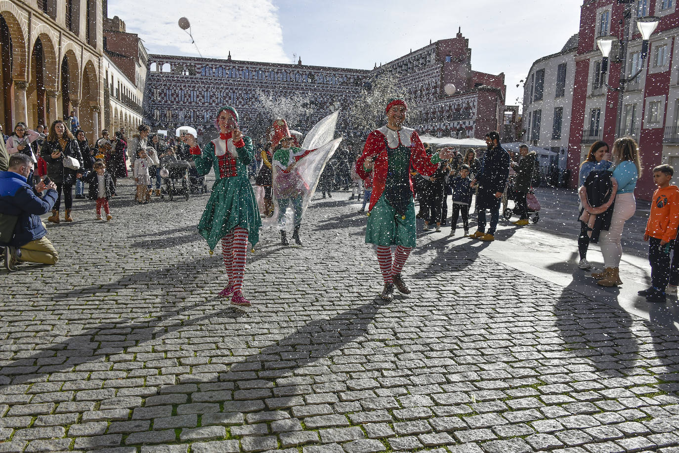 Fotos: Papá Noel llega a Badajoz para competir con los Reyes Magos