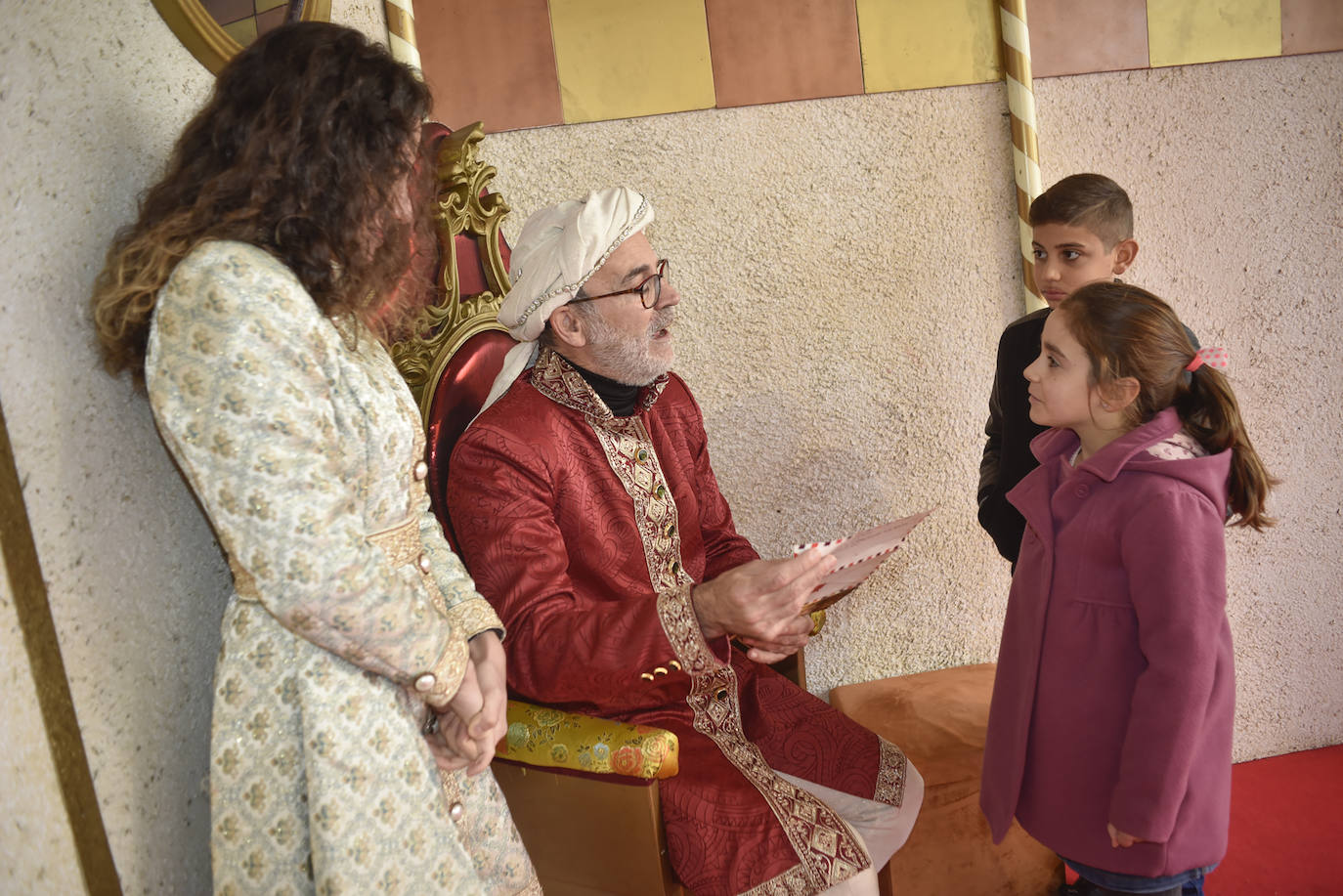 Fotos: Papá Noel llega a Badajoz para competir con los Reyes Magos