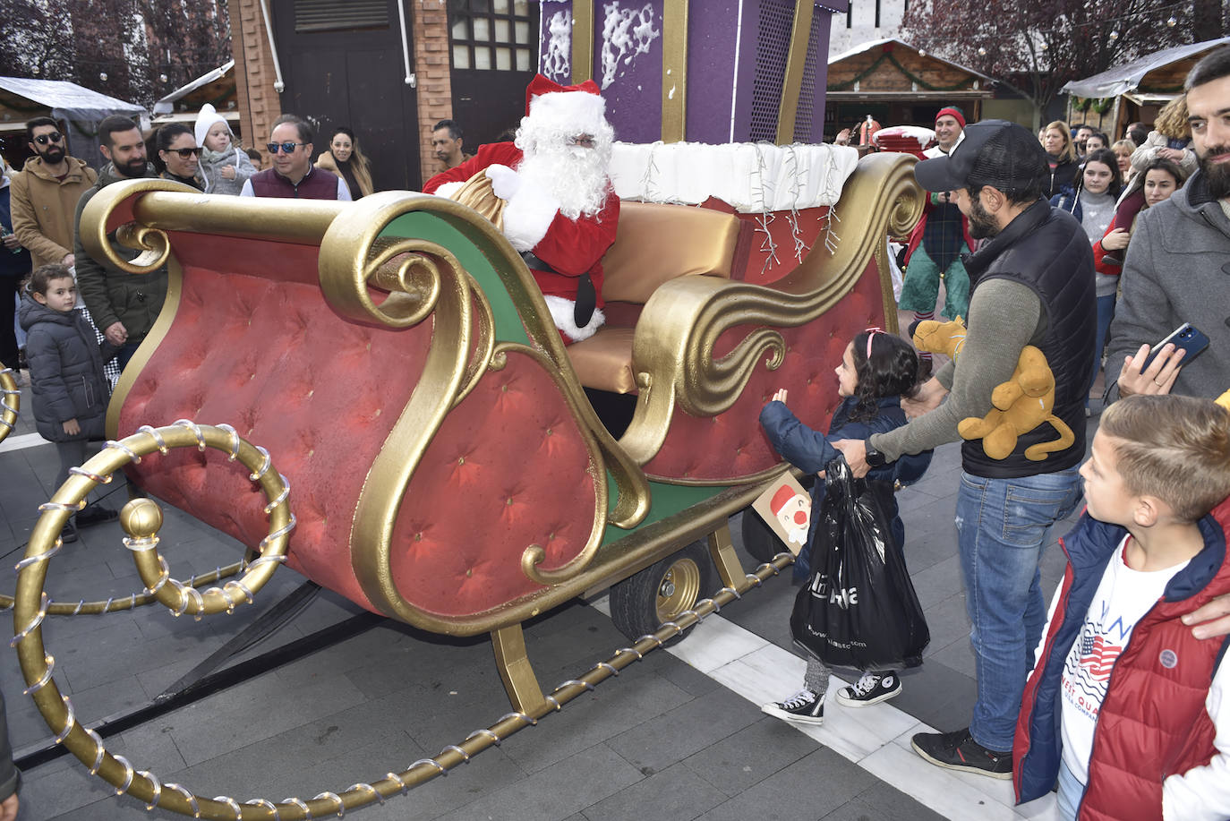 Fotos: Papá Noel llega a Badajoz para competir con los Reyes Magos