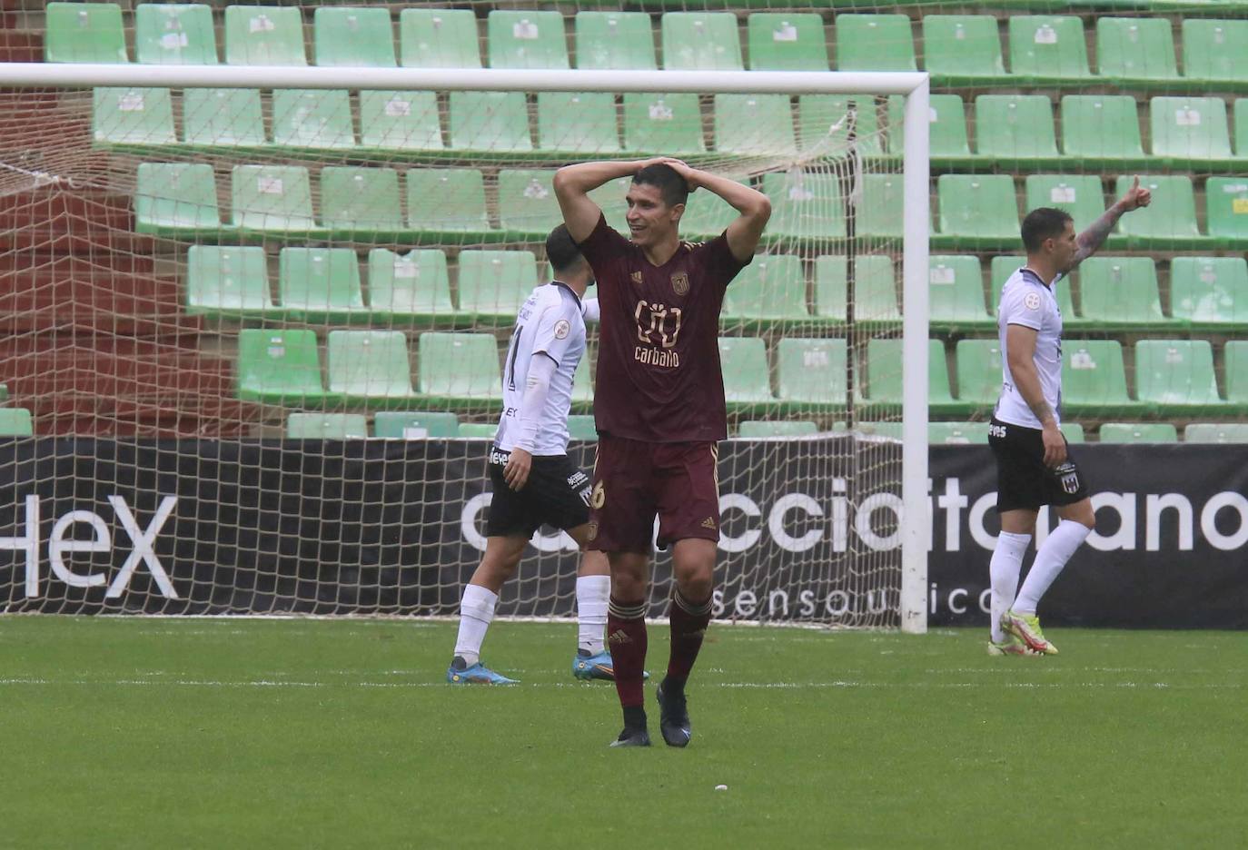 Fotos: Las mejores imágenes del Mérida-Badajoz