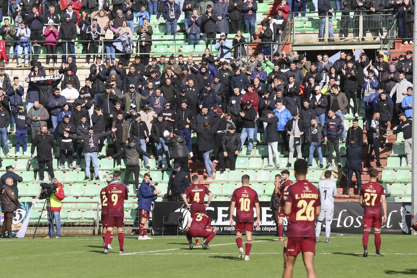 Fotos: Las mejores imágenes del Mérida-Badajoz