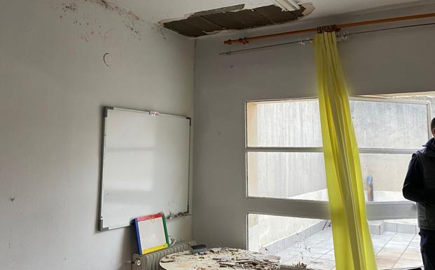 Desprendimiento e inundación en el colegio de educación especial Los Ángeles de Badajoz. 